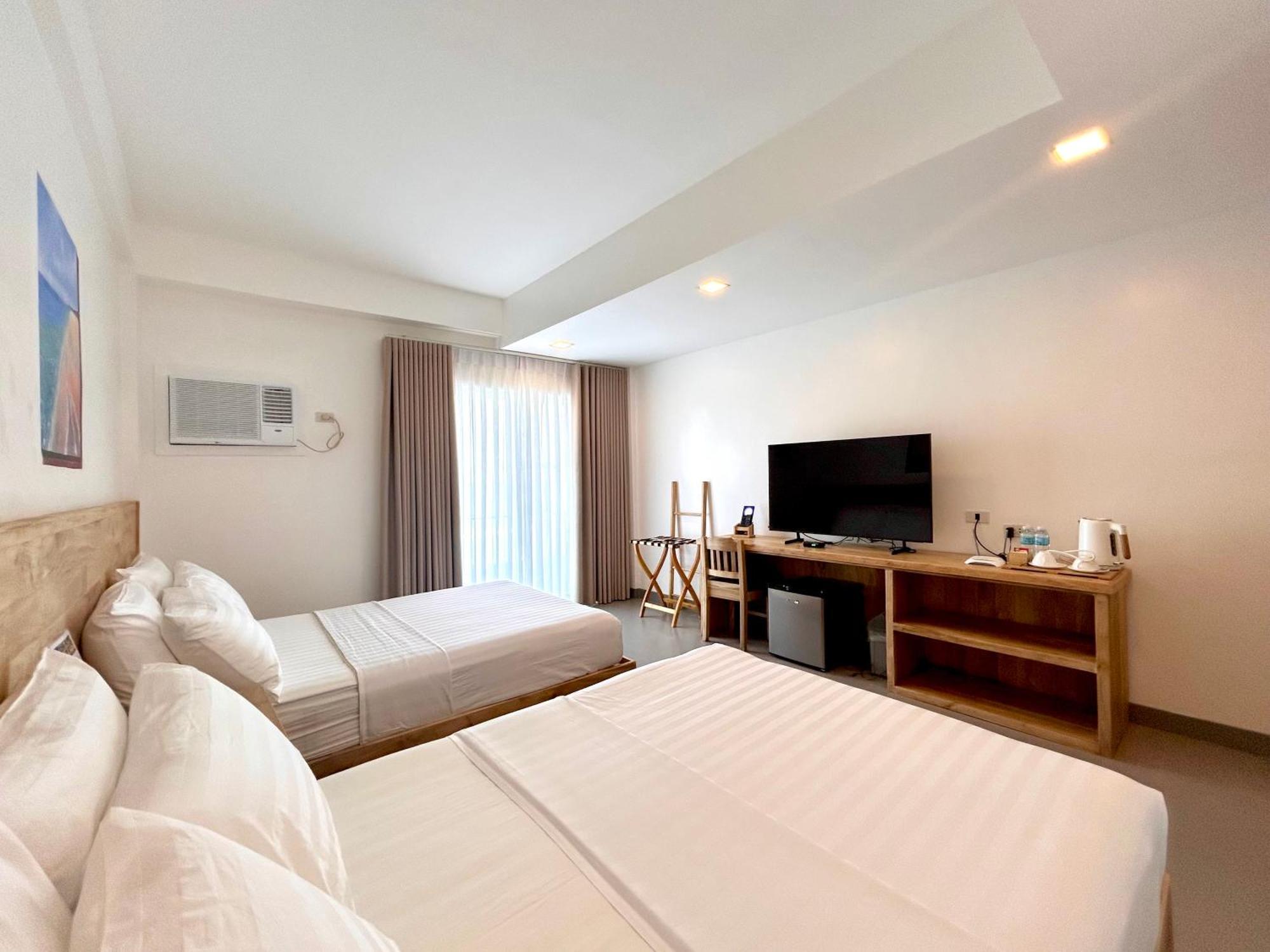 Playa Azul Hotel Baler